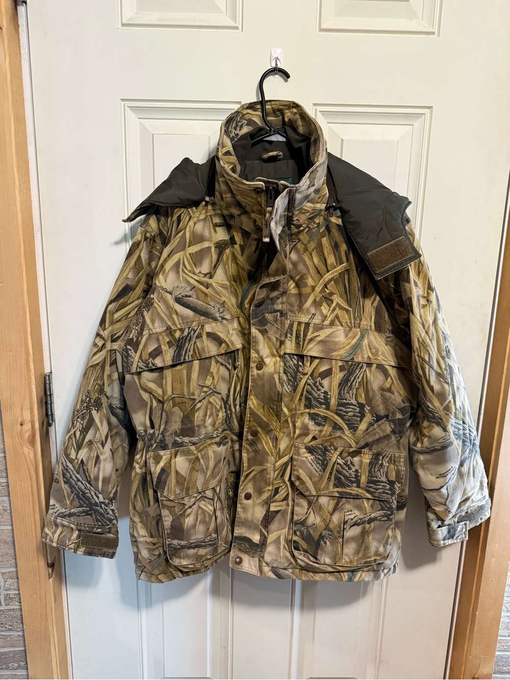 Cabela’s Men’s XL hunting coat Advantage Wetlands Camo